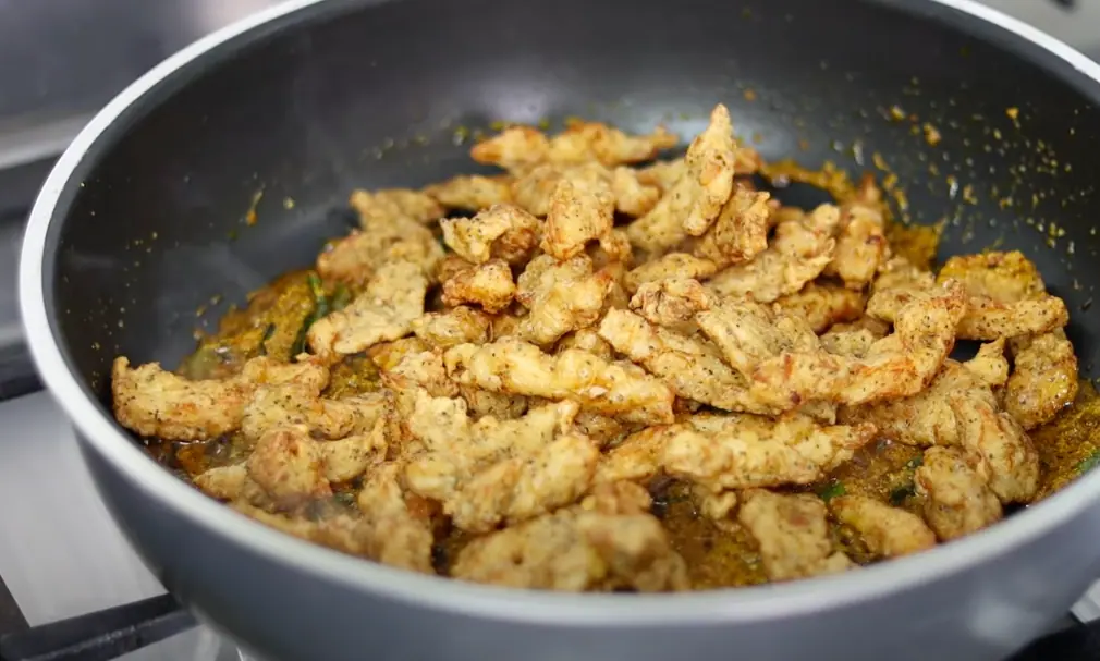 Butter and garlic and green chillies, spices and yogurt sauteed for chicken 555